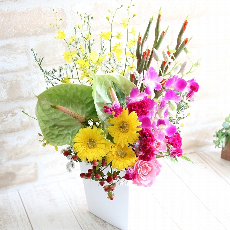 Trial トリア トライアングルアレンジメント 宮崎の花ギフト通販 フラワーショップコスモス Trial トリア トライアングルアレンジメント 宮崎の花ギフト通販 フラワーショップコスモス